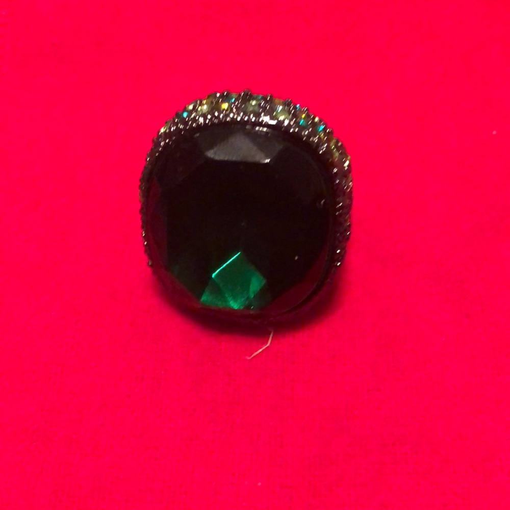 Ring - Picture 2 of 4